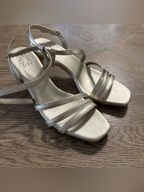 Naturalizer Womens Marianne3.0 Fashion Casual Heel  size 6.5
